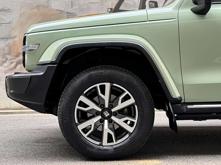 Фото 6 - Tank 300