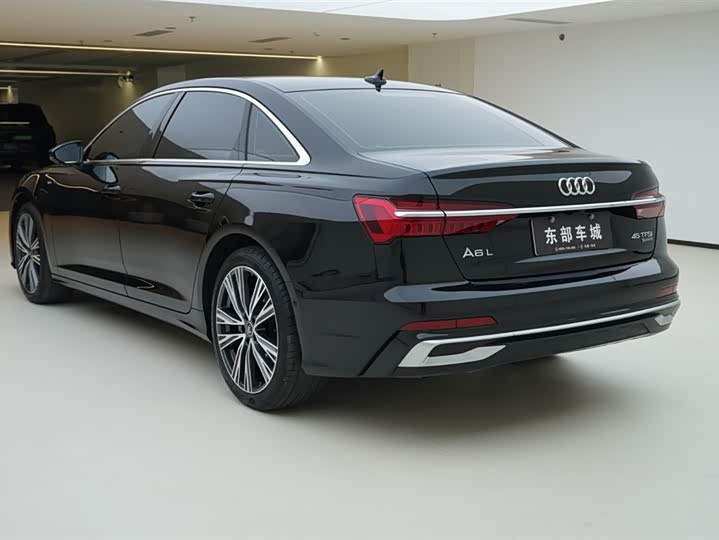 Фото 4 - Audi A6L