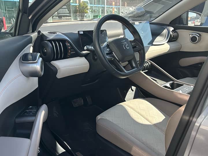 Фото 8 - BYD Yuan Plus