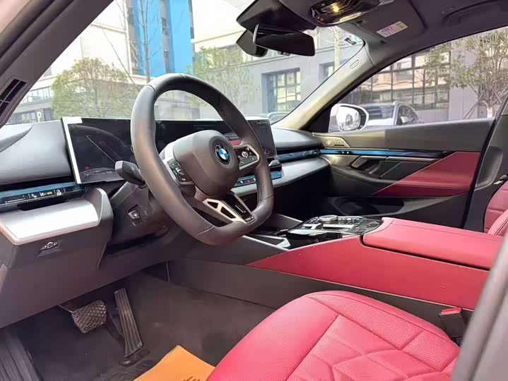 Фото 4 - BMW 5 Series