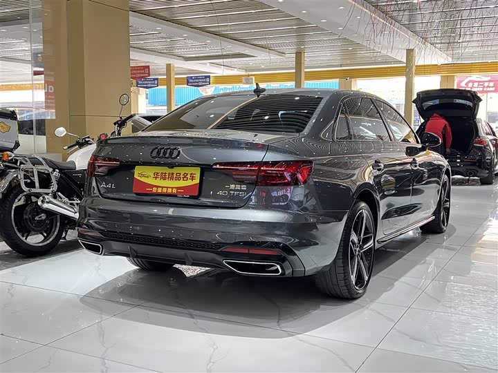 Фото 6 - Audi A4L