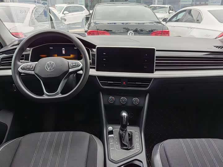 Фото 7 - Volkswagen Tiguan L Pro