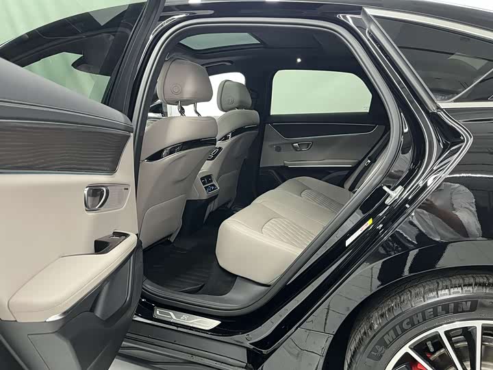 Фото 7 - BYD Han