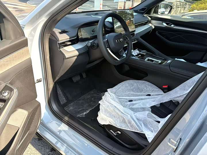 Фото 7 - Geely Preface