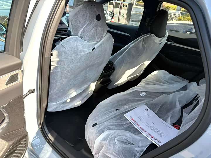 Фото 8 - Geely Preface