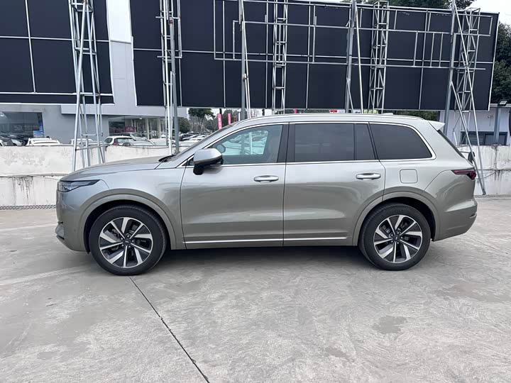 Фото 3 - LiXiang One