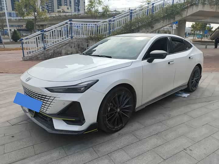 Фото 2 - Changan UNI-V