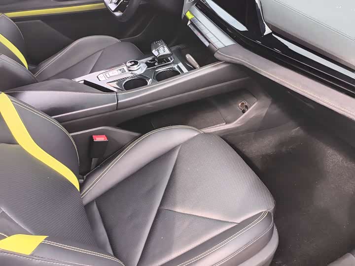 Фото 9 - Changan UNI-V