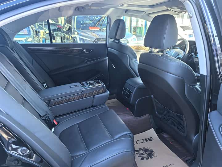 Фото 8 - Hongqi H7