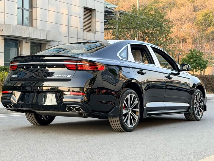 Фото 6 - Geely Preface