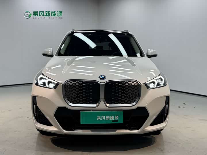 Фото 3 - BMW iX1