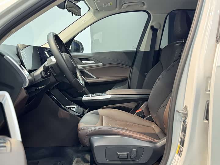 Фото 4 - BMW iX1