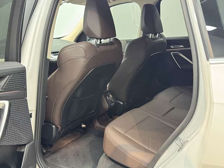 Фото 5 - BMW iX1