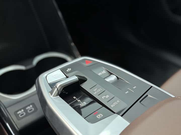 Фото 9 - BMW iX1