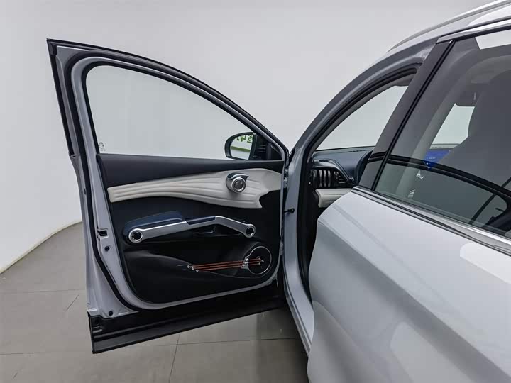 Фото 8 - BYD Yuan Plus