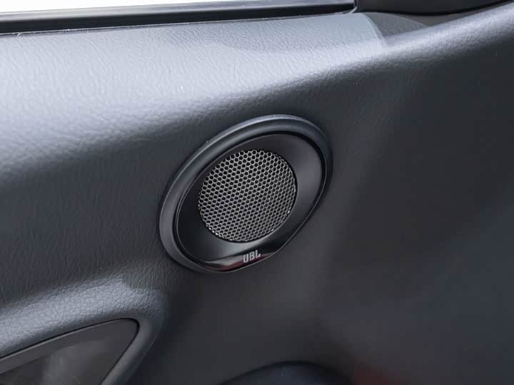 Фото 8 - Toyota Supra