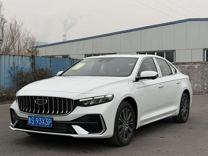 Фото 1 - Geely Preface