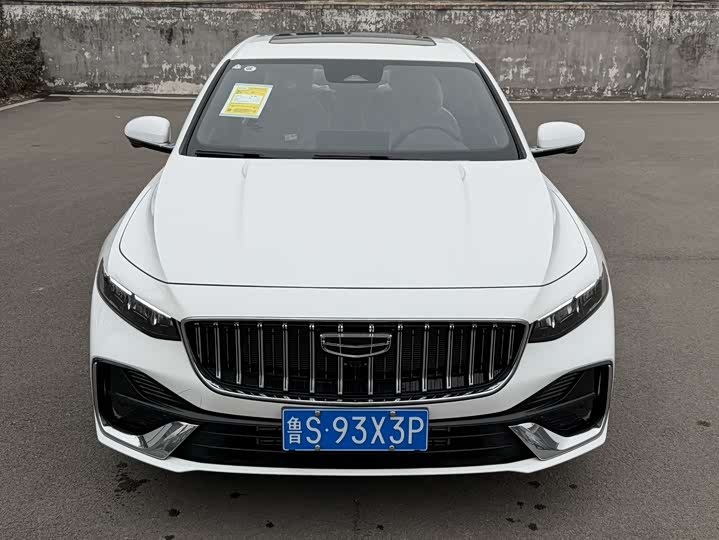 Фото 2 - Geely Preface