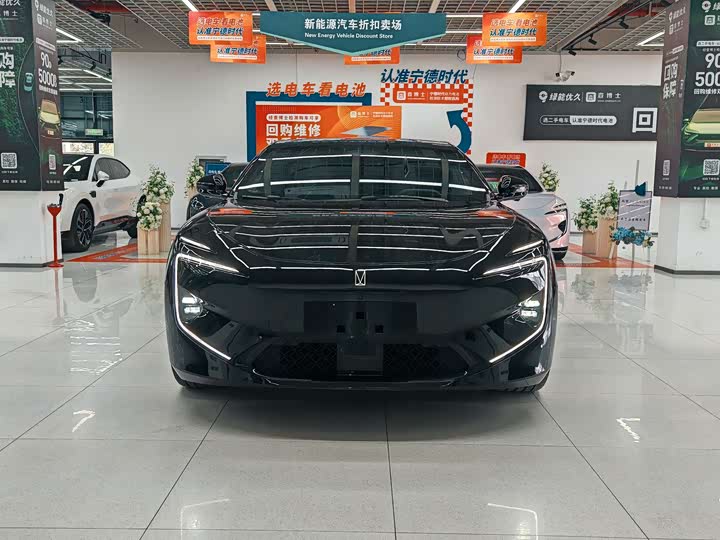 Фото 2 - Avatr 12