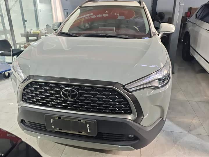 Фото 2 - Toyota Corolla Cross