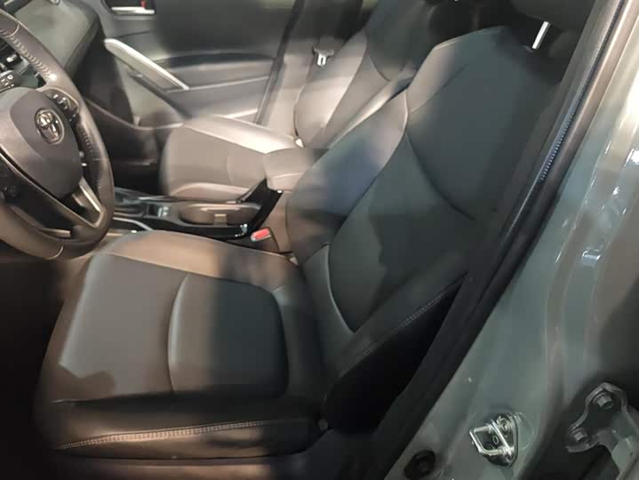 Фото 9 - Toyota Corolla Cross