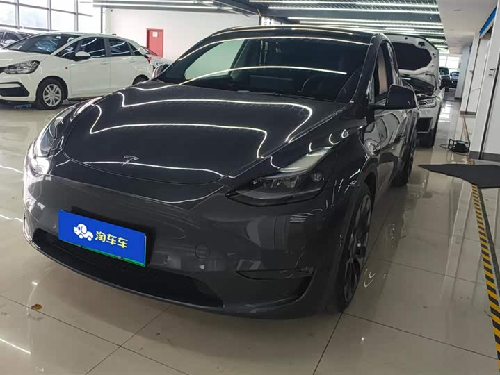 Фото 1 - Tesla Model Y