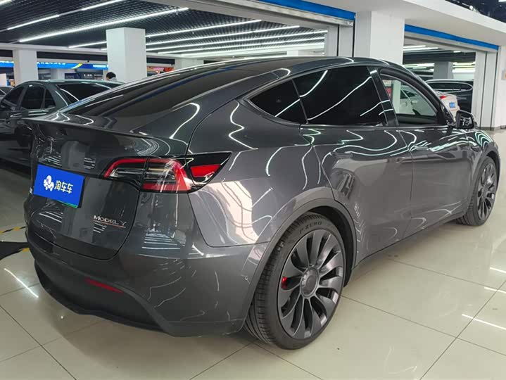 Фото 3 - Tesla Model Y