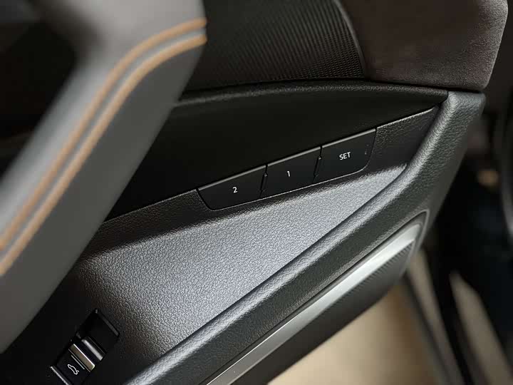 Фото 7 - Audi e-tron