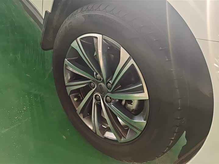 Фото 6 - Geely Vision X6