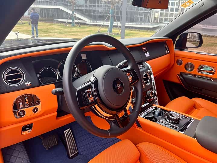 Фото 9 - Rolls-Royce Cullinan