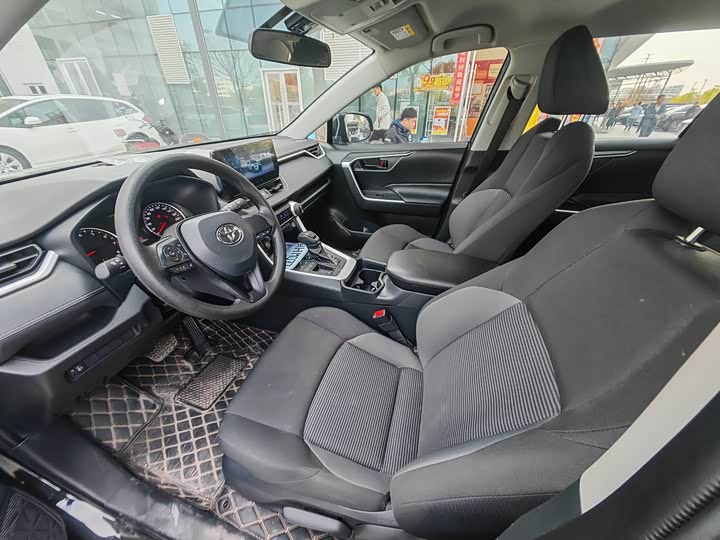 Фото 7 - Toyota Wildlander