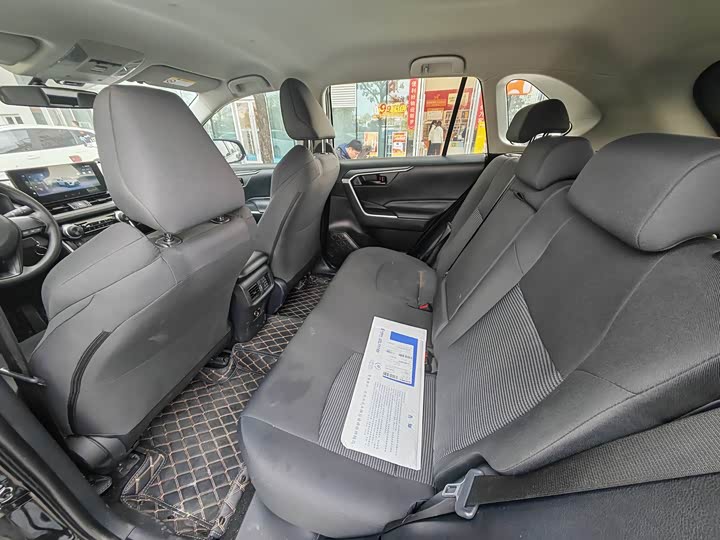 Фото 8 - Toyota Wildlander