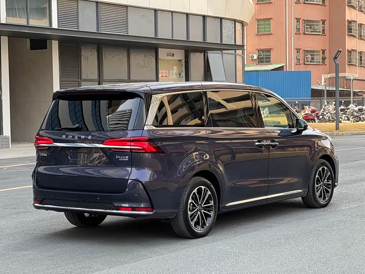 Фото 6 - Roewe iMax 8