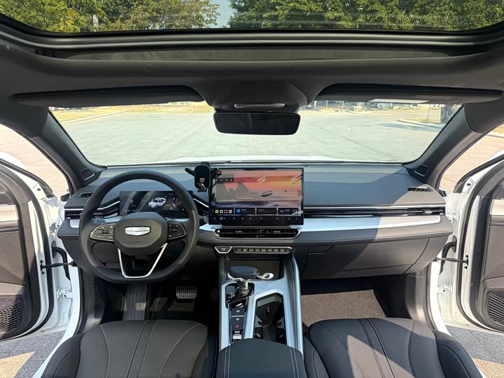 Photo 9 - Geely Preface