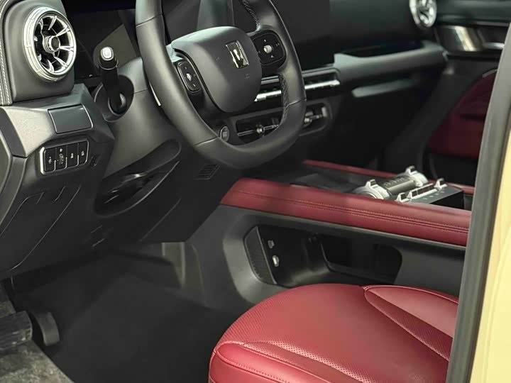 Фото 4 - Tank 300