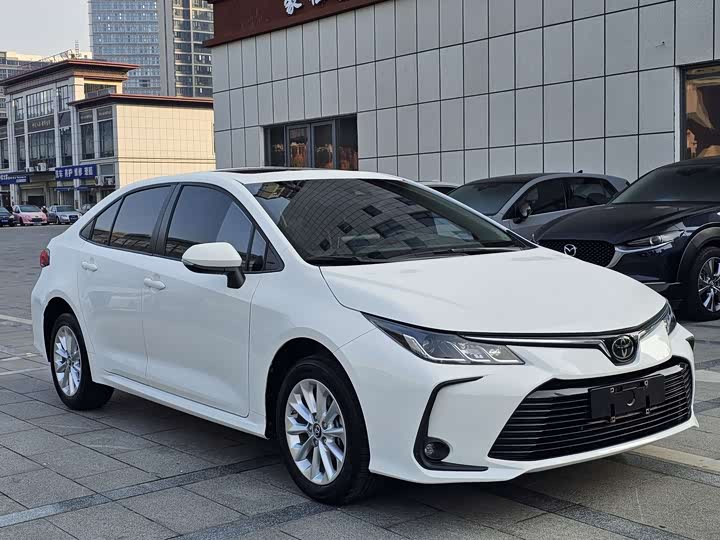 Фото 3 - Toyota Corolla