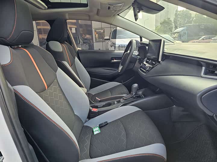 Фото 5 - Toyota Corolla