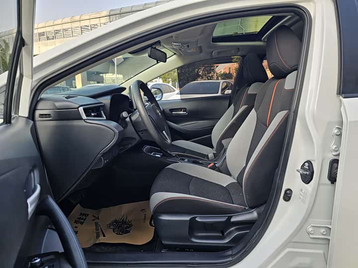 Фото 6 - Toyota Corolla