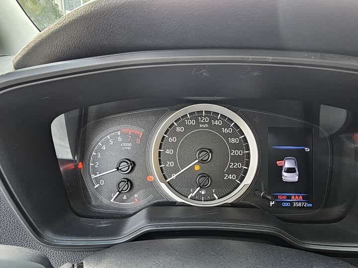 Фото 8 - Toyota Corolla