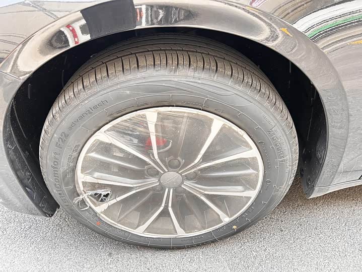 Photo 4 - Geely Preface