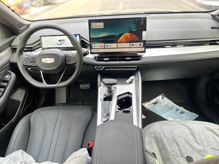 Photo 7 - Geely Preface