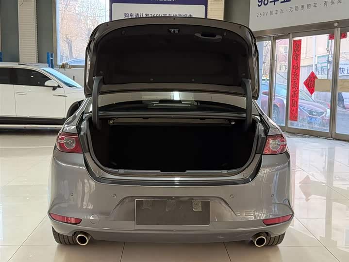 Photo 2 - Mazda 3 (Axela)