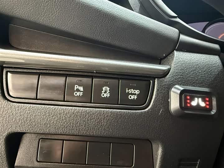 Photo 3 - Mazda 3 (Axela)