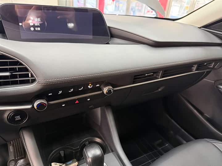 Photo 5 - Mazda 3 (Axela)