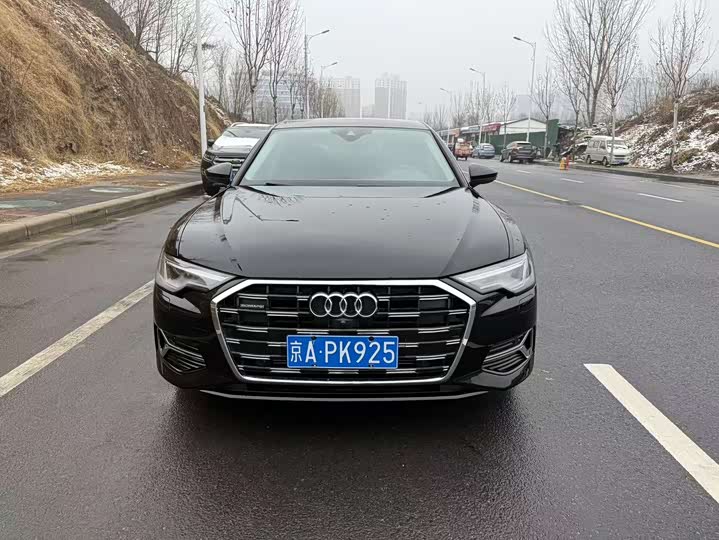 Фото 1 - Audi A6L