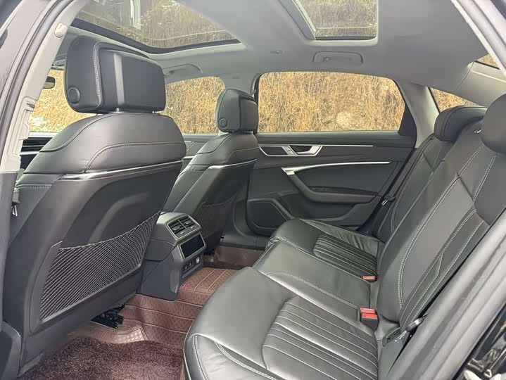 Фото 5 - Audi A6L