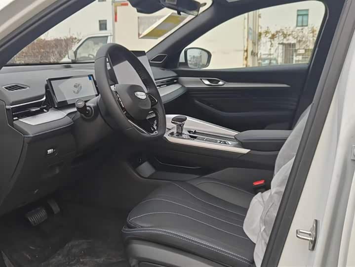 Photo 9 - Geely Preface