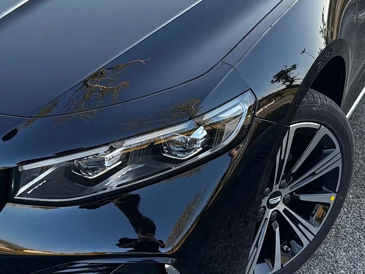 Фото 3 - Geely Preface