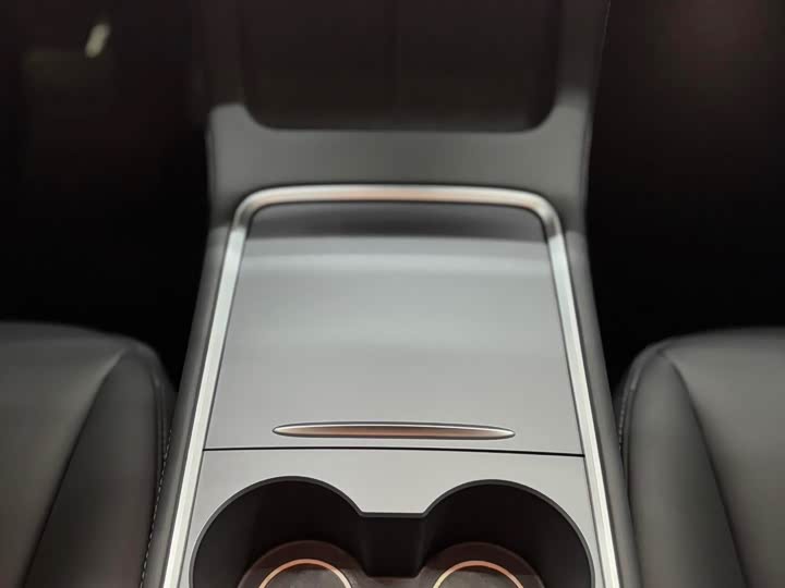 Фото 8 - Tesla Model Y