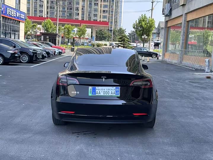 Фото 7 - Tesla Model 3